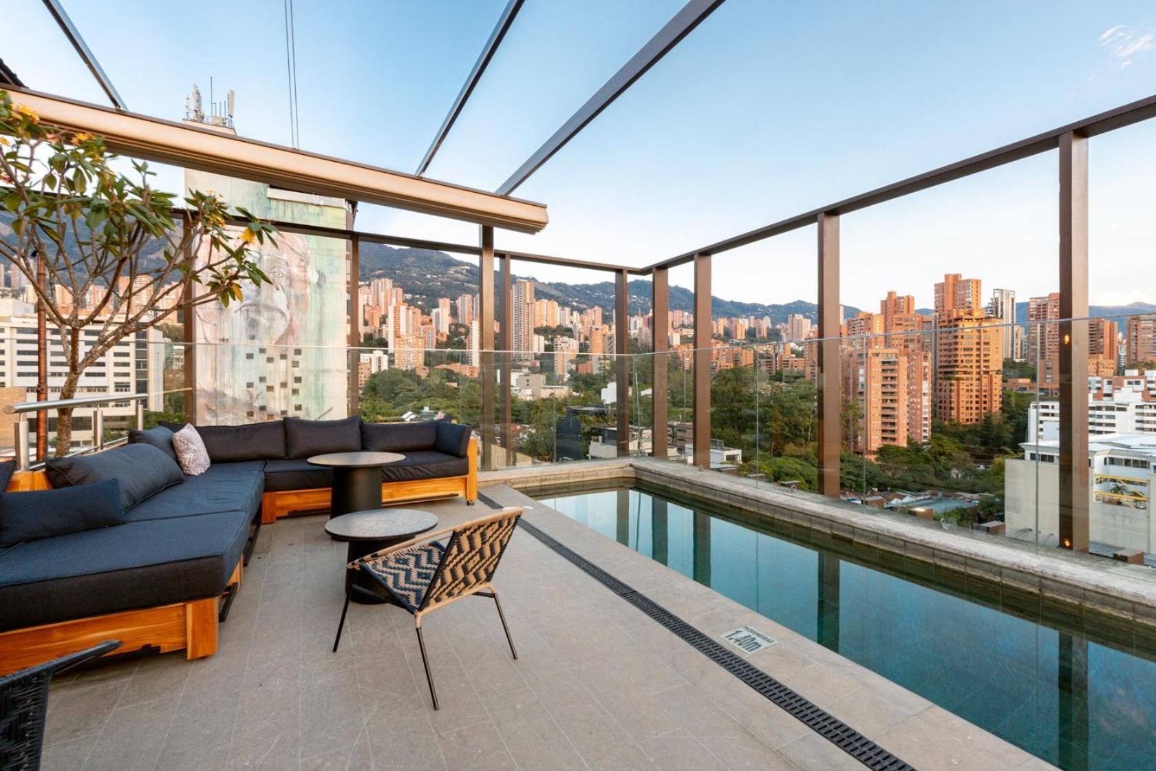 Hotel Marquee Medellín Exterior foto The swimming pool at the top of the hotel